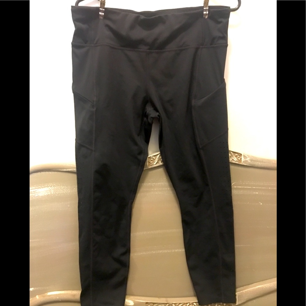 Athleta black workout leggings size Lg w/ pockets